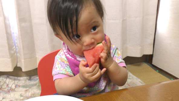 Wow, she eats the skin of the watermelon.